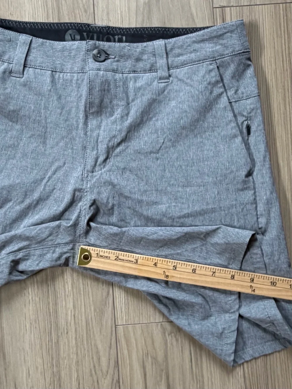 Vuori Aim 8” Men's Gray Performance Stretch Shorts Sz 30